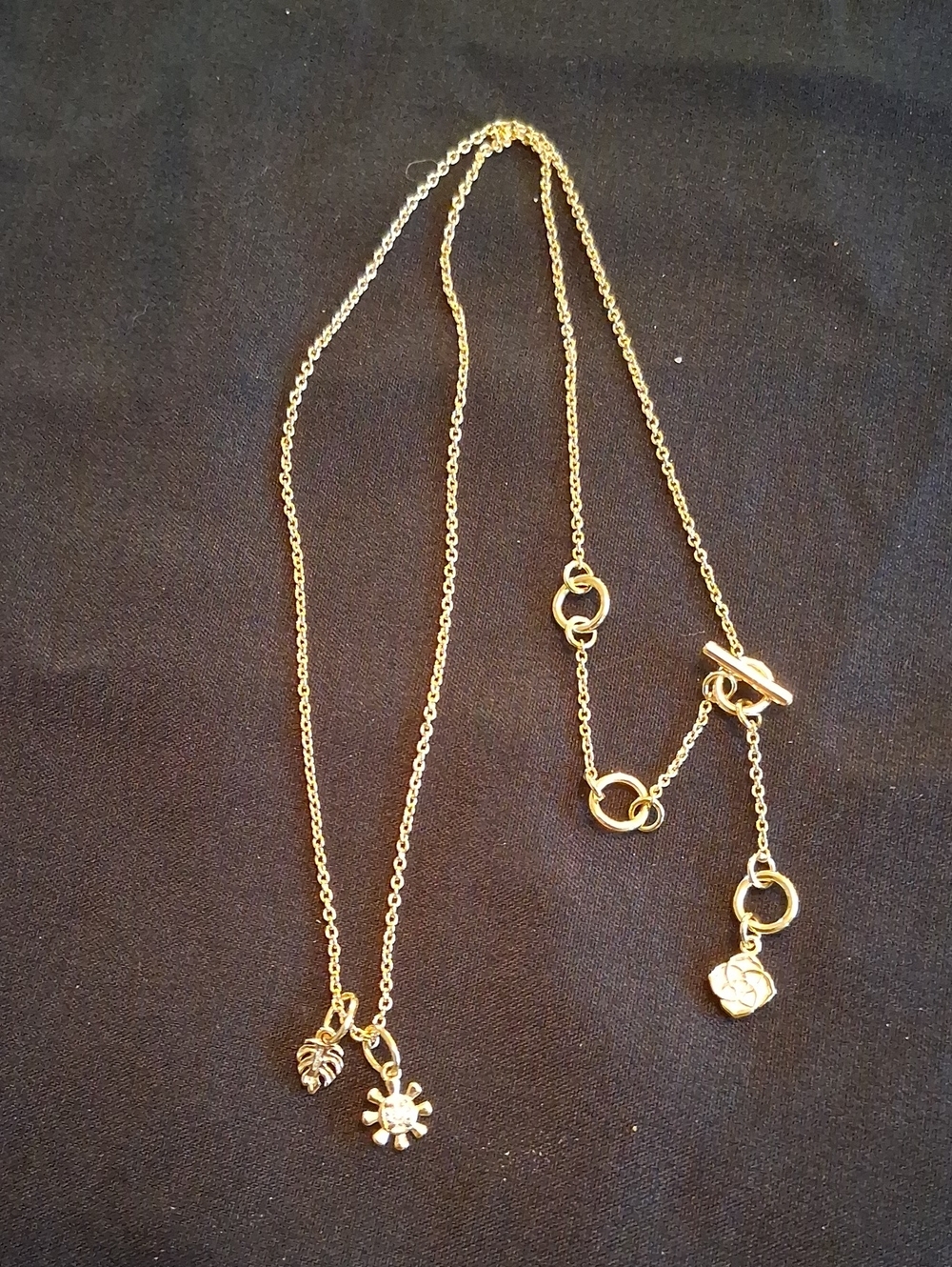 Kendra Scott Mini Pendant necklace